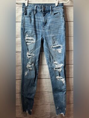 American Eagle women’s super high rise distressed jegging jeans, size 0 short
